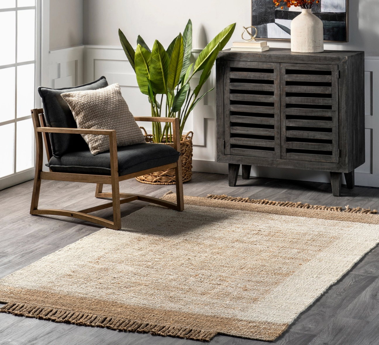 Fletcher Casual Jute Middle Tassel Area Rug